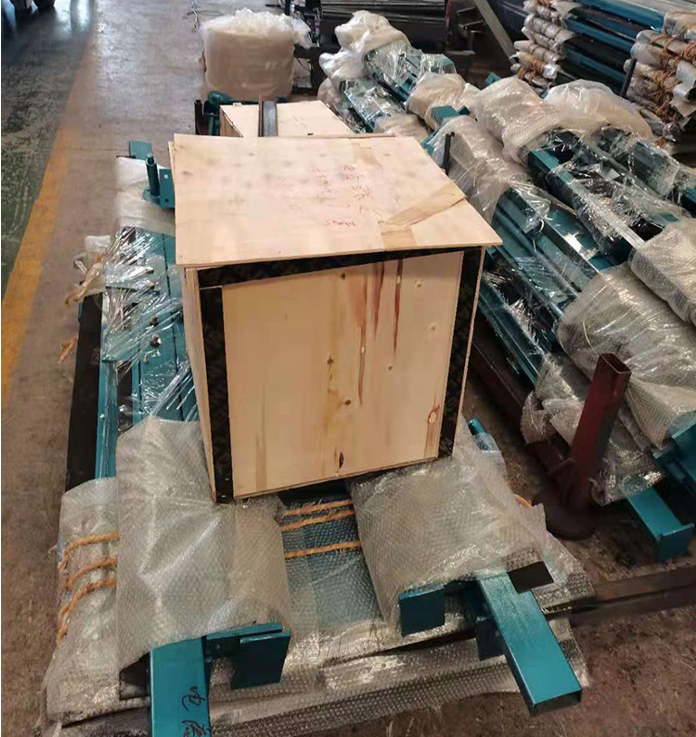 山東東達(dá)機(jī)電一批無(wú)壓風(fēng)門(mén)裝車(chē)發(fā)貨
