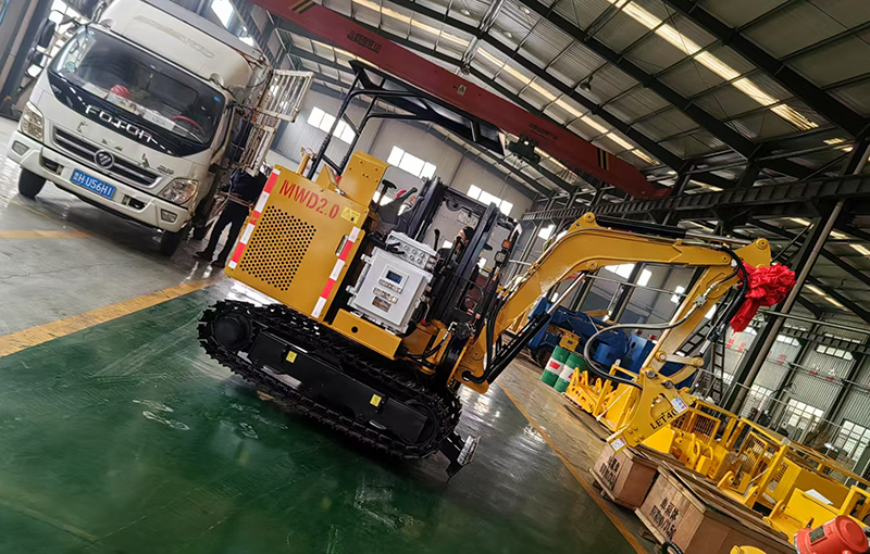 山東東達(dá)機(jī)電生產(chǎn)的MWD2.0型礦用小型挖掘機(jī)裝車發(fā)貨